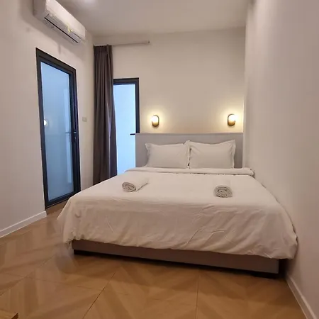 Lunar Hostel-3
