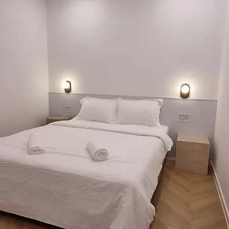 Lunar Hostel-2